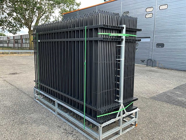 Ongebruikt 74m1 compleet hekwerk 2 meter hoog - afbeelding 6 van  12