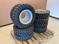 Ongebruikt mitas bandenset wacker neuson ew65 graafmachine - afbeelding 1 van  11