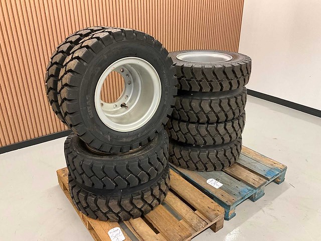 Ongebruikt wacker neuson ew65 mobiele graafmachine wielenset - afbeelding 1 van  8