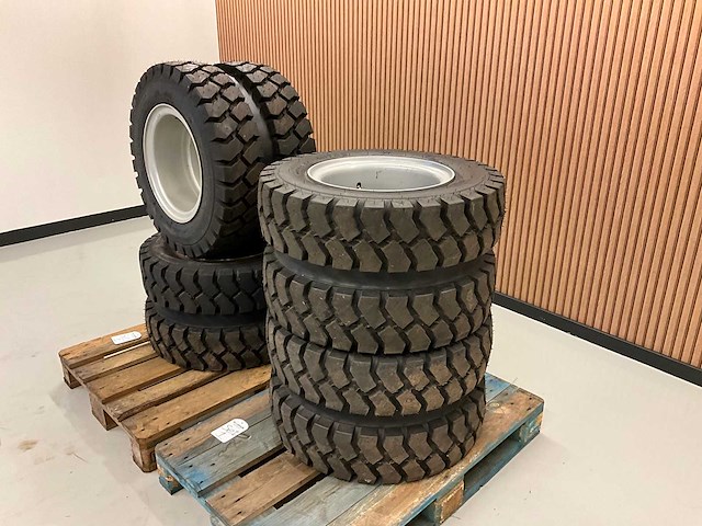 Ongebruikt wacker neuson ew65 mobiele graafmachine wielenset - afbeelding 3 van  8