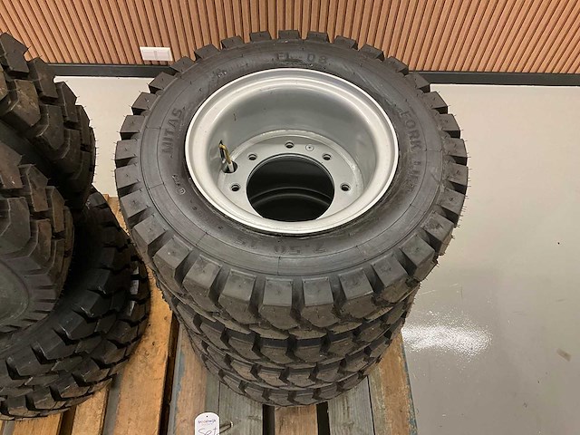 Ongebruikt wacker neuson ew65 mobiele graafmachine wielenset - afbeelding 4 van  8