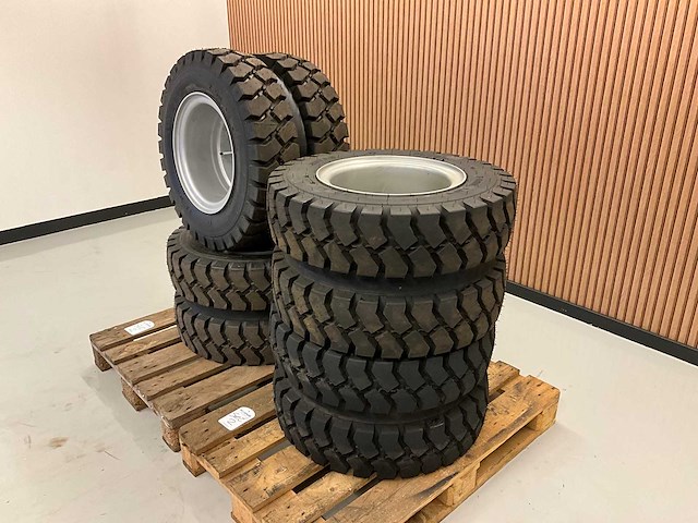 Ongebruikt wacker neuson ew65 mobiele graafmachine wielenset - afbeelding 3 van  7