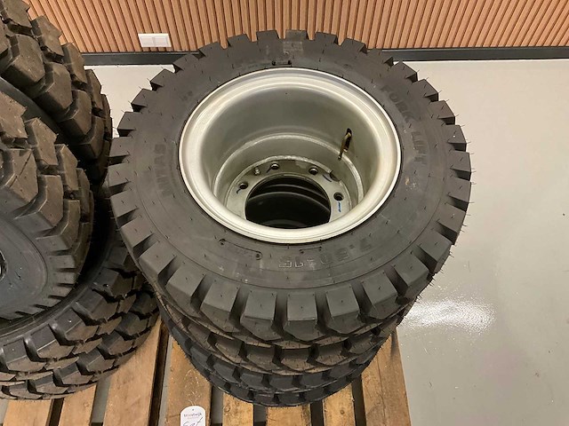 Ongebruikt wacker neuson ew65 mobiele graafmachine wielenset - afbeelding 4 van  7