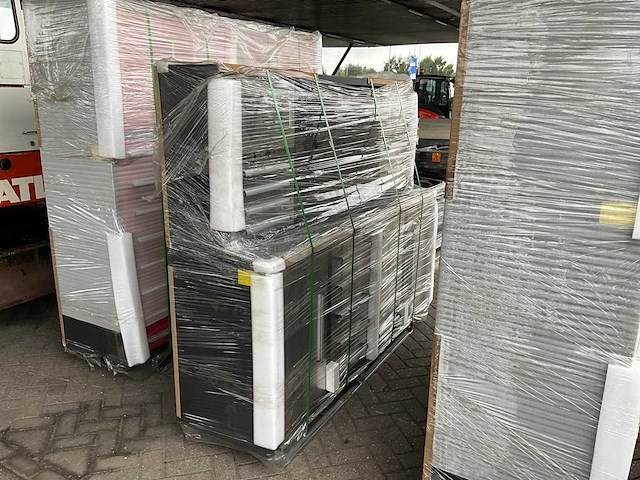 Ongebruikt werkplaats opbergkast - afbeelding 1 van  1