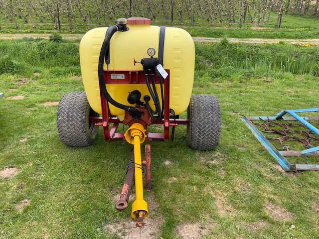 Onkruid spuitwagen - afbeelding 1 van  3