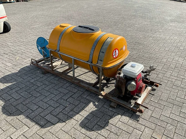 Onkruid tank 500 liter met benzine motor - afbeelding 1 van  11