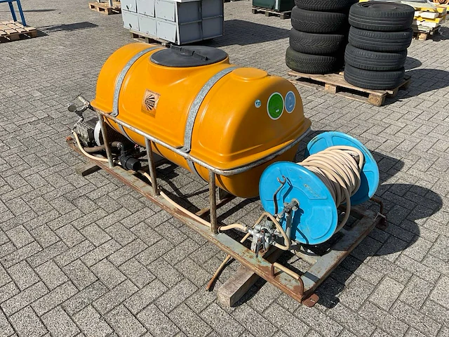 Onkruid tank 500 liter met benzine motor - afbeelding 3 van  11