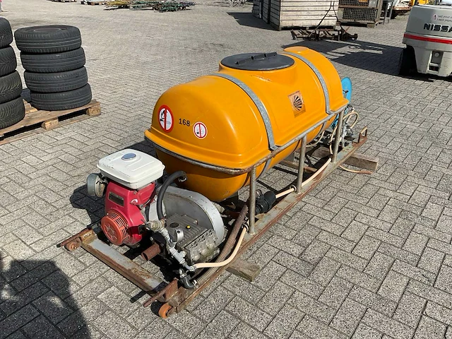 Onkruid tank 500 liter met benzine motor - afbeelding 5 van  11