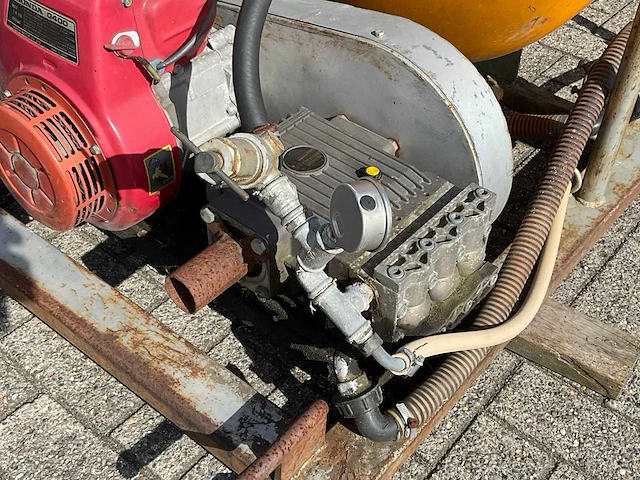 Onkruid tank 500 liter met benzine motor - afbeelding 9 van  11