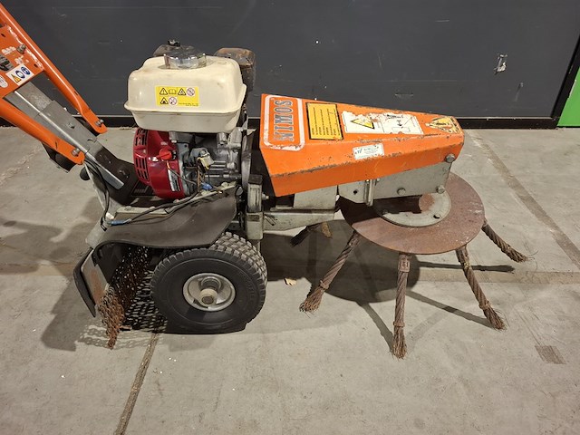 Onkruidborstel, nimos, mug, 2005 - afbeelding 2 van  7