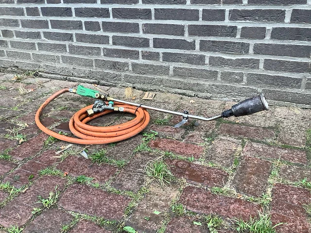 Onkruidbrander - afbeelding 1 van  3
