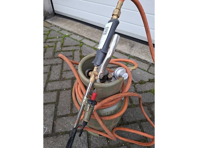 Onkruidbrander - afbeelding 2 van  6