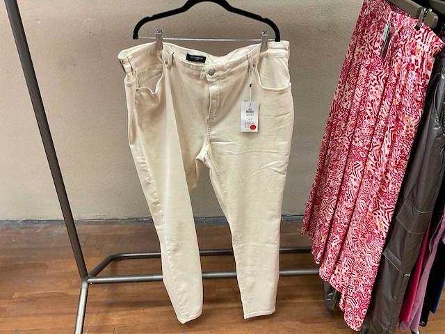 Only, base level, zoey, no1 by ox partij grote maten kleding (15x) - afbeelding 4 van  31