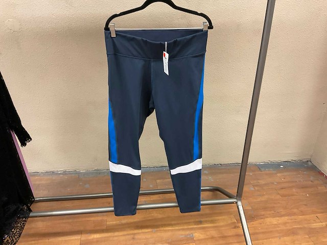 Only, base level, zoey, no1 by ox partij grote maten kleding (15x) - afbeelding 24 van  31