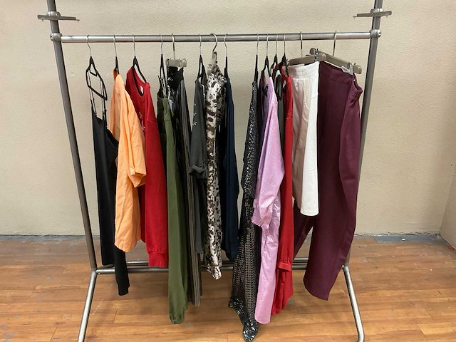 Only, gozzipwoman, sandgaard partij grote maten kleding (15x) - afbeelding 1 van  29