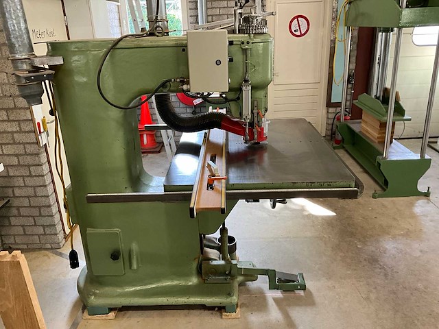 Onsrud w-304 verticale bovenfreesmachine - afbeelding 16 van  21
