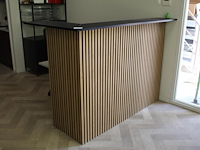 Ontvangstbalie met werktafel en stoel en sleutelkastje. afmeting 180 cm x 100 cm. hoogte balie 127 cm. excl... - afbeelding 1 van  4