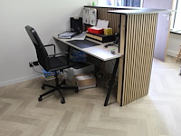 Ontvangstbalie met werktafel en stoel en sleutelkastje. afmeting 180 cm x 100 cm. hoogte balie 127 cm. excl... - afbeelding 2 van  4