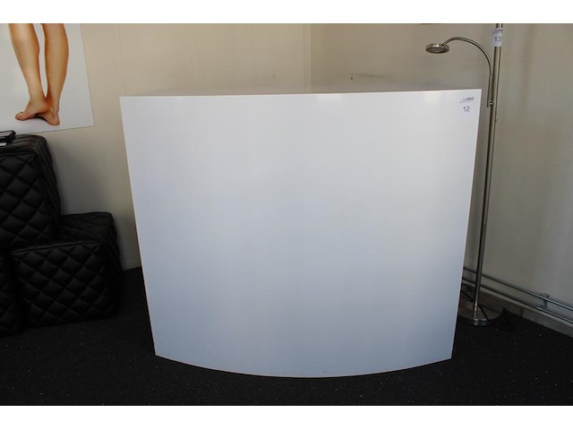 Ontvangstbalie/receptiemeubel afm. 127 x 65 x 110 cm. met lichte gebruikssporen. - afbeelding 1 van  2