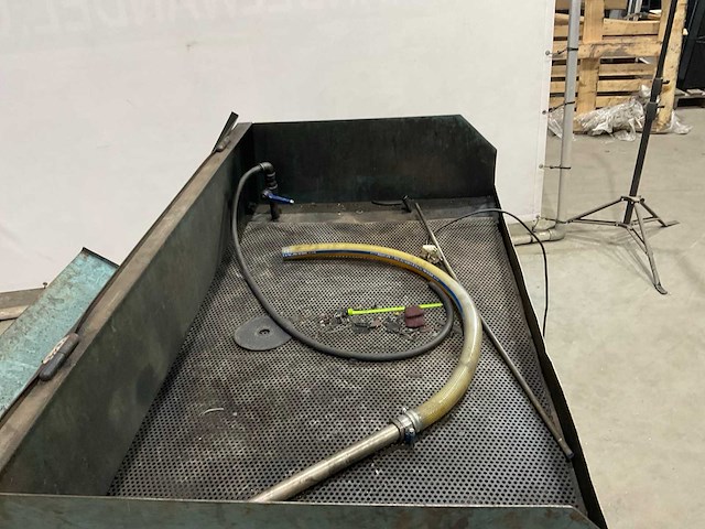 Ontvetterbak - afbeelding 6 van  9