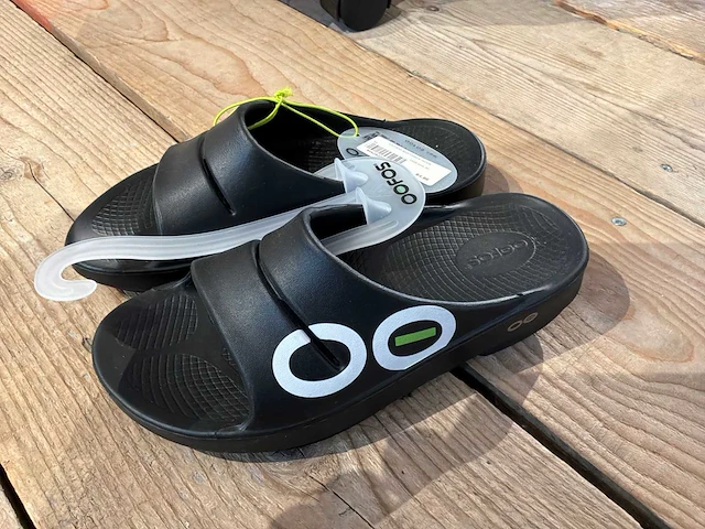 Oofos slippers (38x) - afbeelding 3 van  10