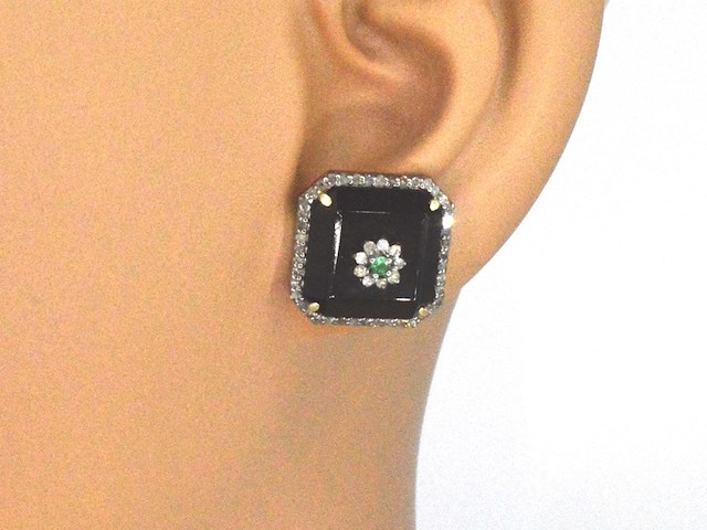 Oorbellen met natuurlijke smaragden, onixen en diamanten - afbeelding 2 van  4