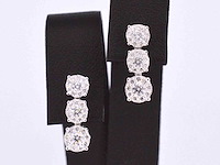 Oorhangers met drie chatons van diamanten - afbeelding 1 van  8