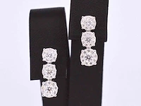 Oorhangers met drie chatons van diamanten
