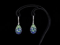 Oorhangers van 18 carats goud met diamanten en blauwe saffieren - afbeelding 1 van  10