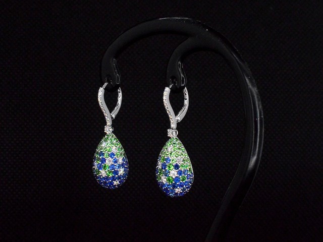 Oorhangers van 18 carats goud met diamanten en blauwe saffieren - afbeelding 4 van  10