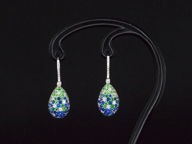Oorhangers van 18 carats goud met diamanten en blauwe saffieren - afbeelding 6 van  10