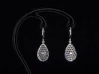 Oorhangers van 18 carats goud met diamanten en blauwe saffieren - afbeelding 7 van  10