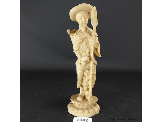 Oosterse figuur - afbeelding 1 van  5