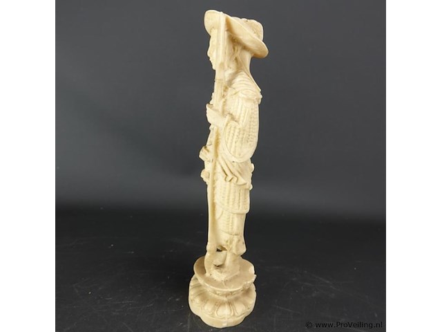 Oosterse figuur - afbeelding 2 van  5