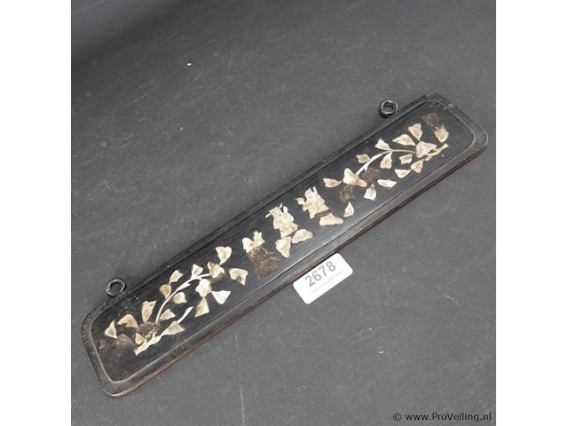 Oosterse paarlemoer voorstelling op laqué plank - afbeelding 1 van  5