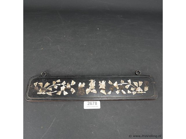 Oosterse paarlemoer voorstelling op laqué plank - afbeelding 2 van  5