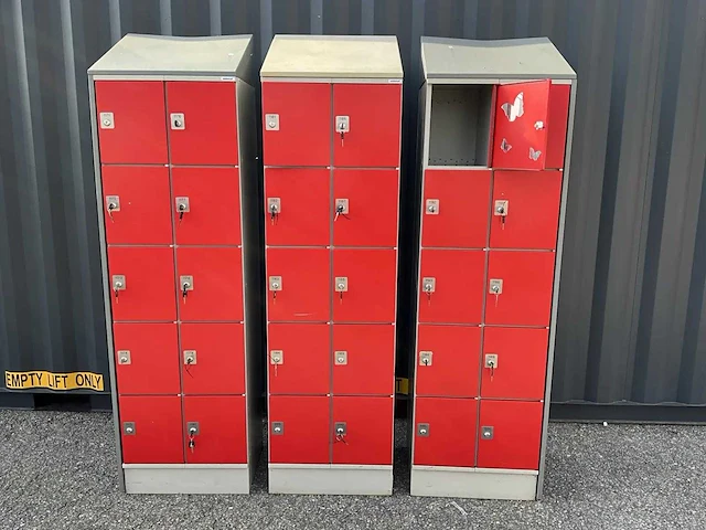 Oostwoud - 10-vaks lockerkast (3x) - afbeelding 1 van  6