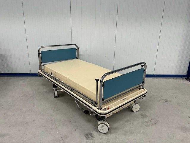 Oostwoud 32111111 ziekenhuisbed - afbeelding 1 van  3