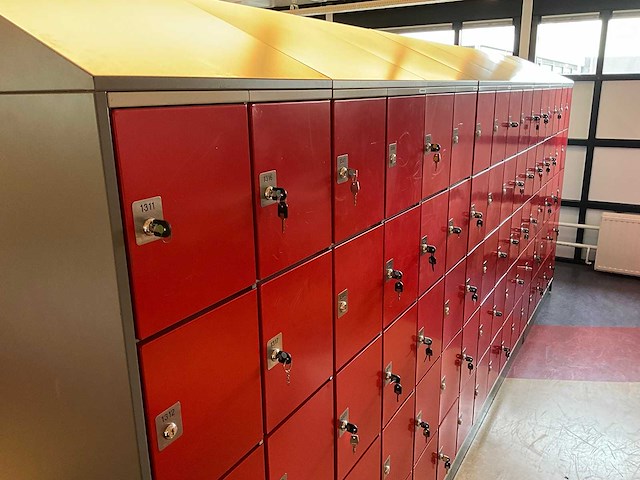 Oostwoud international - dubbelzijdige lockerkast - afbeelding 3 van  3