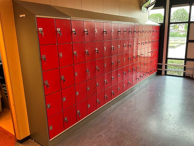 Oostwoud international - lockerkast - afbeelding 1 van  2