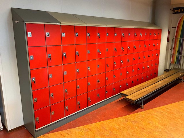 Oostwoud international - lockerkast - afbeelding 1 van  2