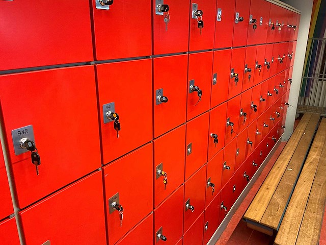 Oostwoud international - lockerkast - afbeelding 2 van  2