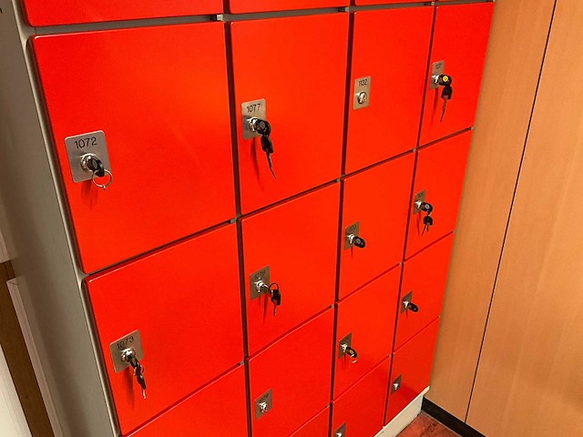 Oostwoud international - lockerkast - afbeelding 2 van  2