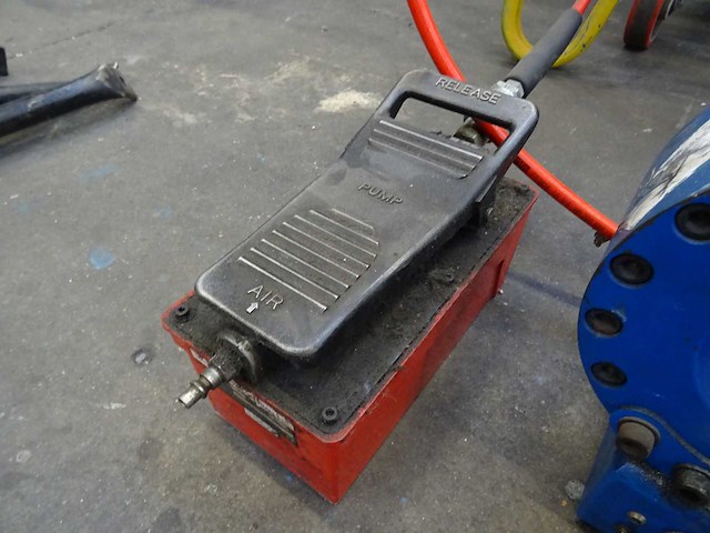 Op - 2012 - tubh47e - slangenpers - afbeelding 3 van  4