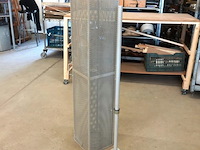 Op lagers draaiende metalen winkel display - afbeelding 4 van  5