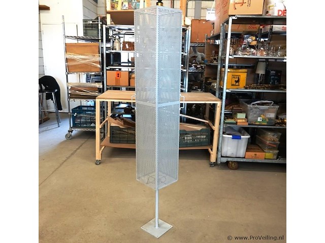 Op lagers draaiende metalen winkel display - afbeelding 1 van  5
