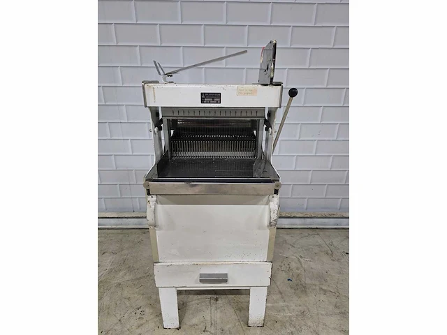 Op 't root - vlg40/11 - broodsnijmachine - afbeelding 2 van  5
