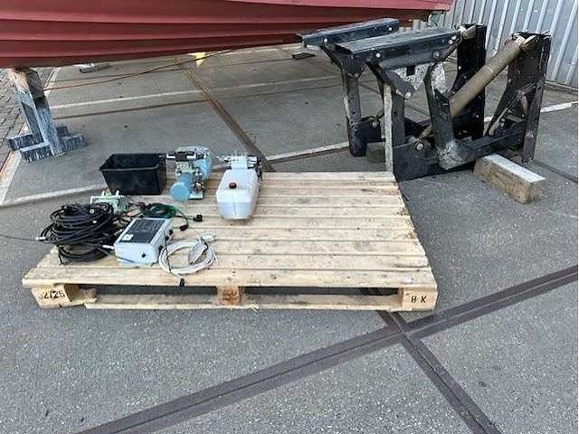 Opacmare - 5232 - hydraulisch zwemplateau - afbeelding 6 van  20