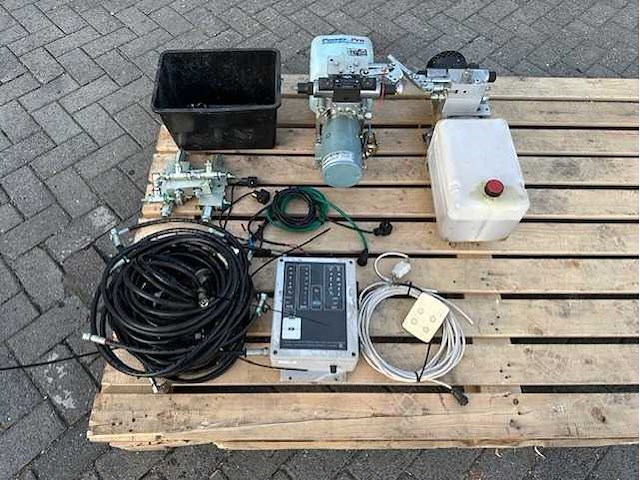 Opacmare - 5232 - hydraulisch zwemplateau - afbeelding 14 van  20