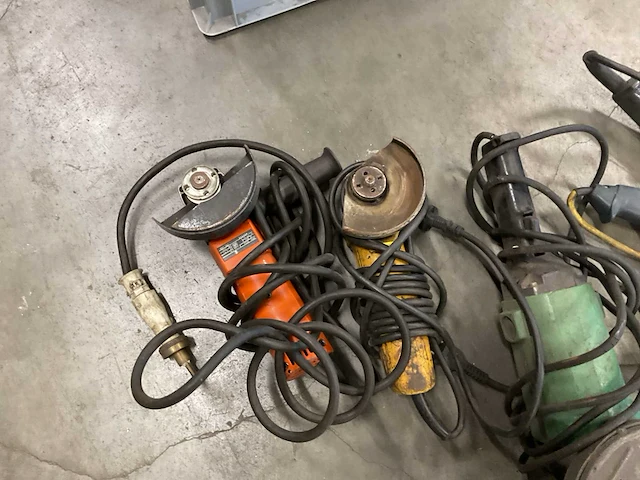 Opbergbak met elektrisch gereedschap - afbeelding 3 van  8